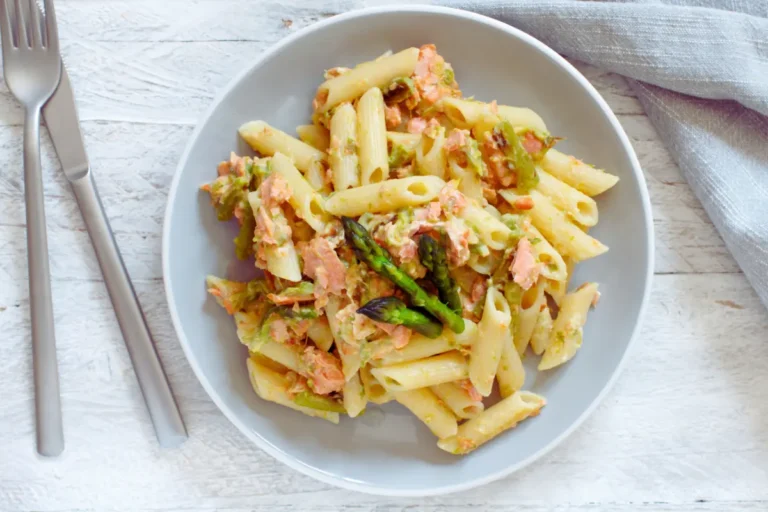 Salmon and Broccoli Pasta: Delight Your Taste Buds Now!